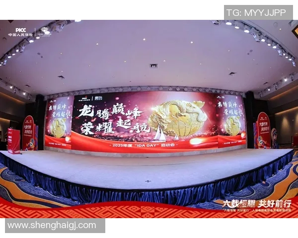 奖杯背后的荣耀与坚持：从竞技到人生的象征意义探讨