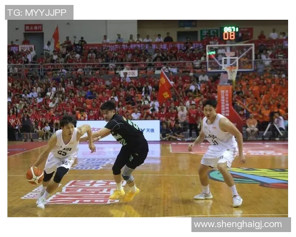 南京篮球队的速度之美:探索快速进攻与团队配合的完美结合 南京篮球队的速度之美:探索快速进攻与团队配合的完美结合